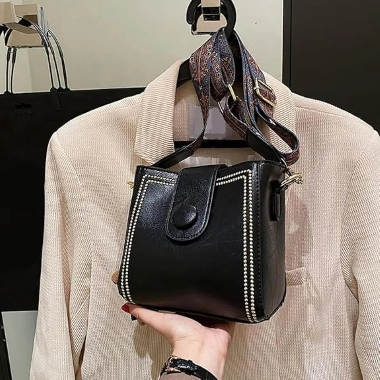 Bootara Bucket Bag, Bootara Women's Vintage Bunny Charm Bucket Bag, with Adjustable Wide Shoulder Strap Fashion Bucket Bags