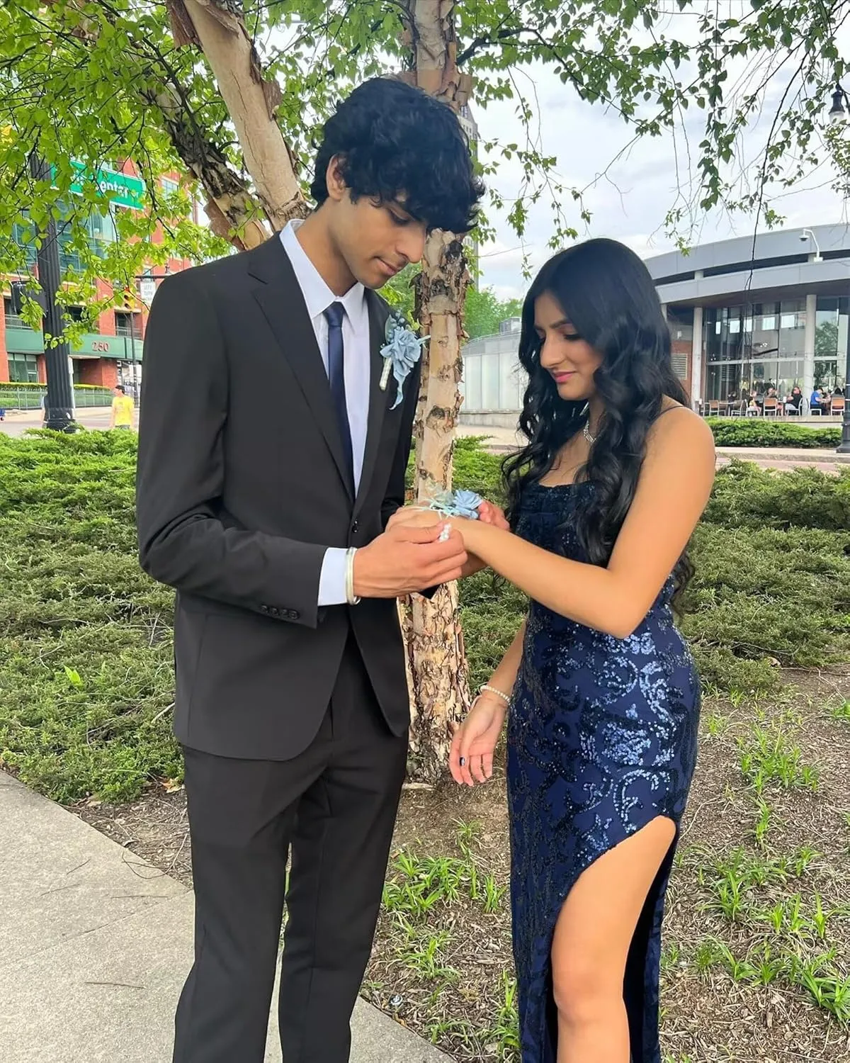 Mermaid Sequin Prom Dresses with Slit Spaghetti Straps Sparkly Formal Evening Party Dress for Women